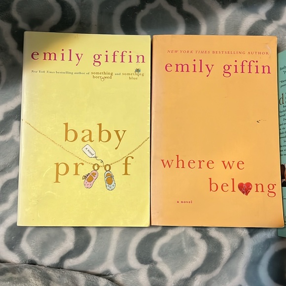 Emily Giffin Book Bundle - Picture 3 of 6